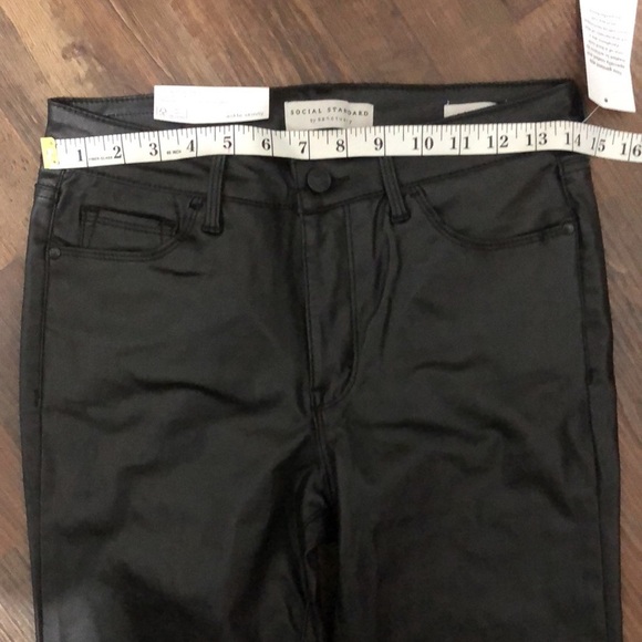 Social Standard by sanctuary mid rise ankle skinny pants coated finish - Picture 4 of 14